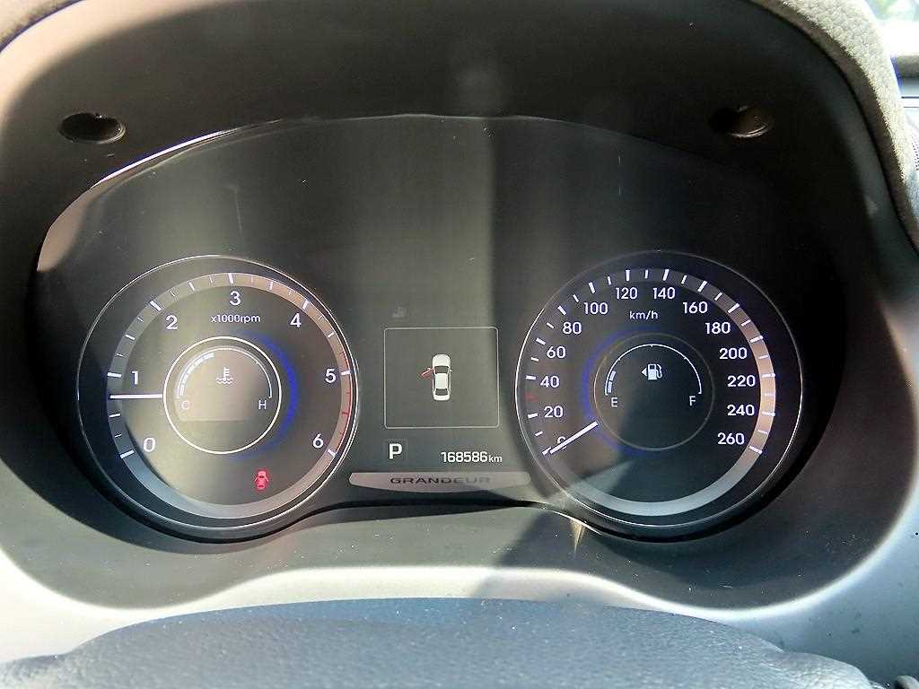 HYUNDAI Grandeur - Vista 9