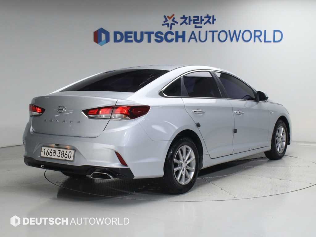 HYUNDAI Sonata - Vista 2