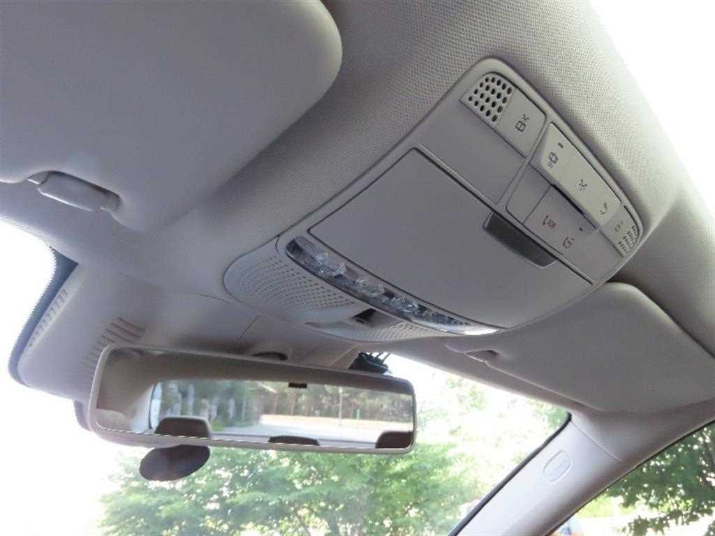 Mercedes Benz E class - Vista 12