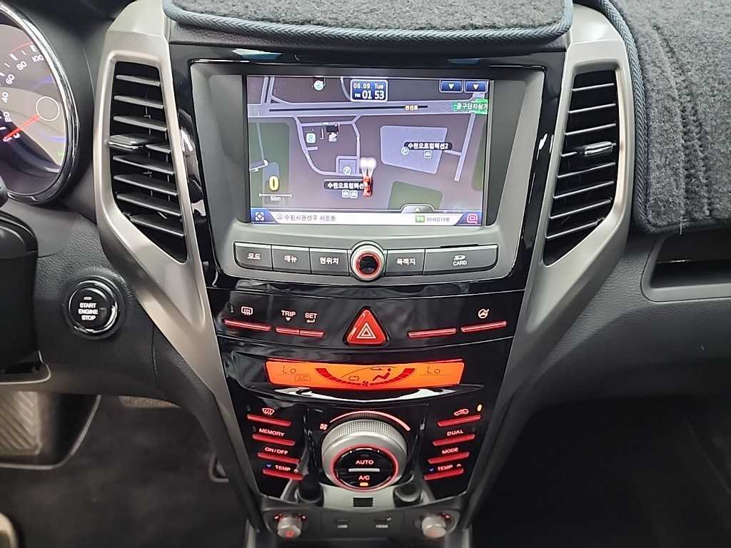 Ssangyong Tivoli - Vista 12
