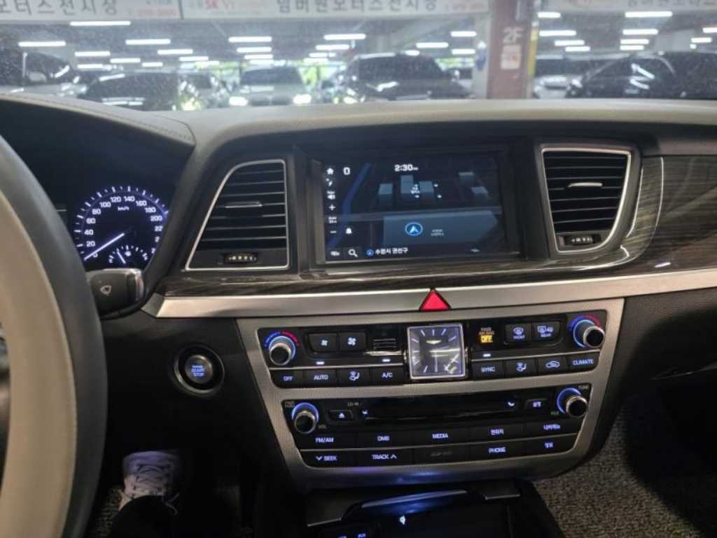 Genesis G80 - Vista 9