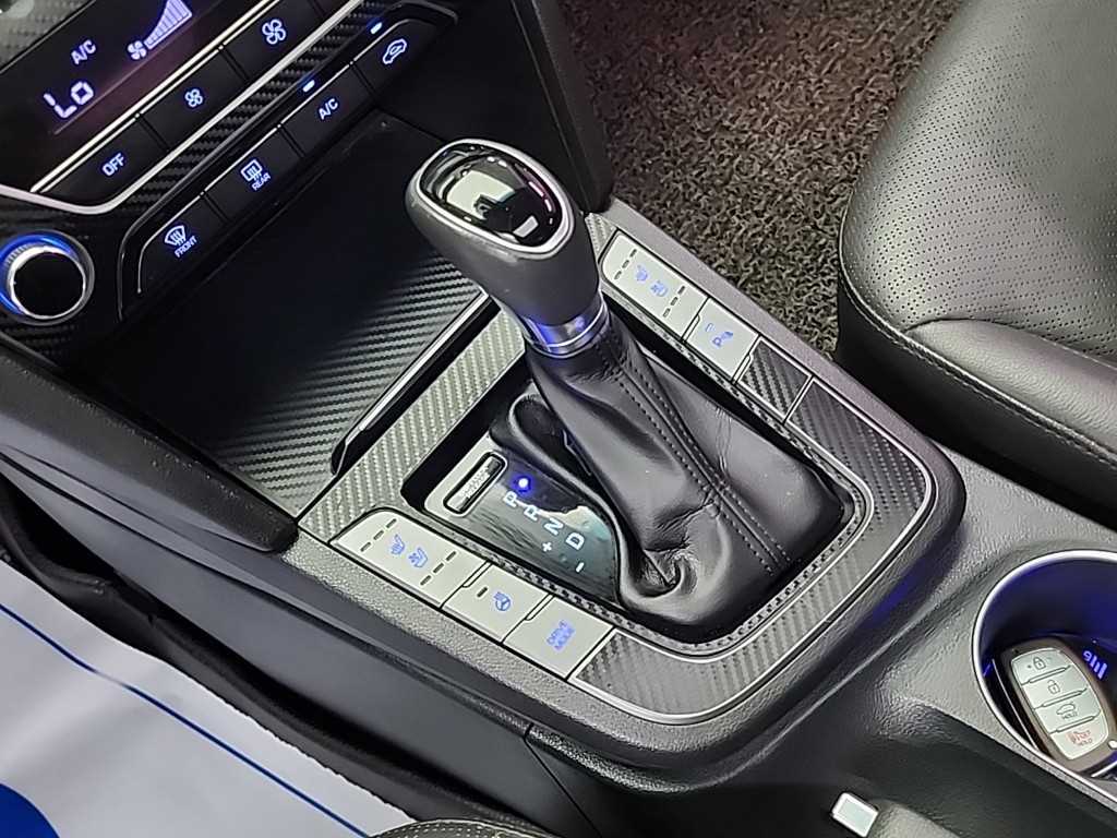 HYUNDAI Avante - Vista 8