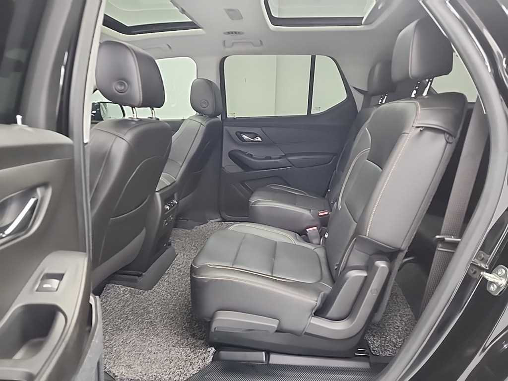 Chevrolet Travers - Vista 12