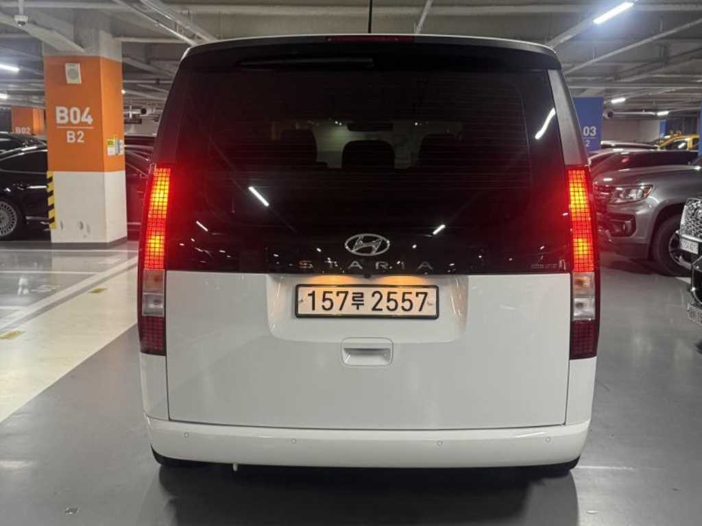 HYUNDAI Staria - Vista 4