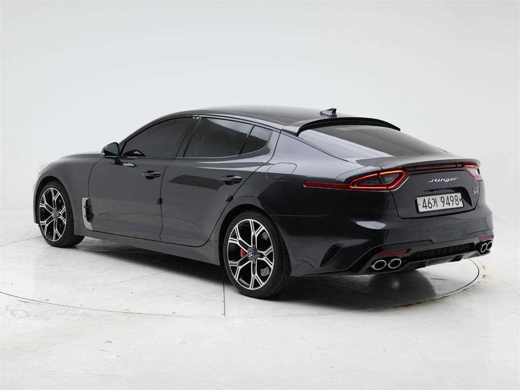 KIA Stinger - Vista 4
