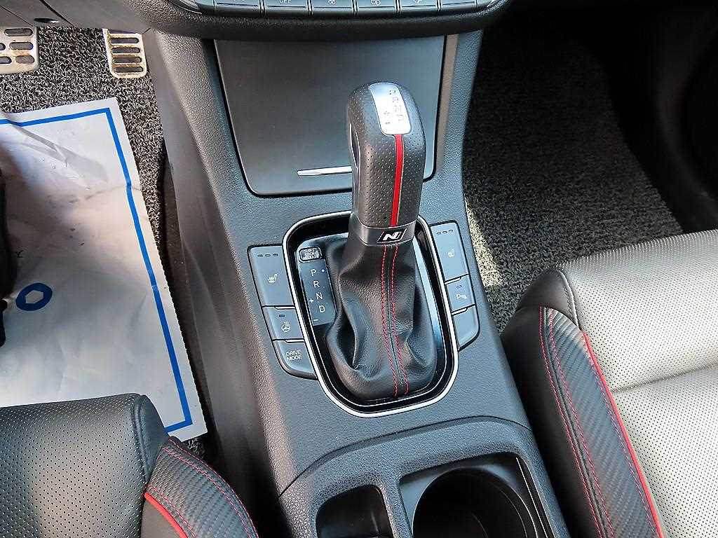 HYUNDAI i30 - Vista 10