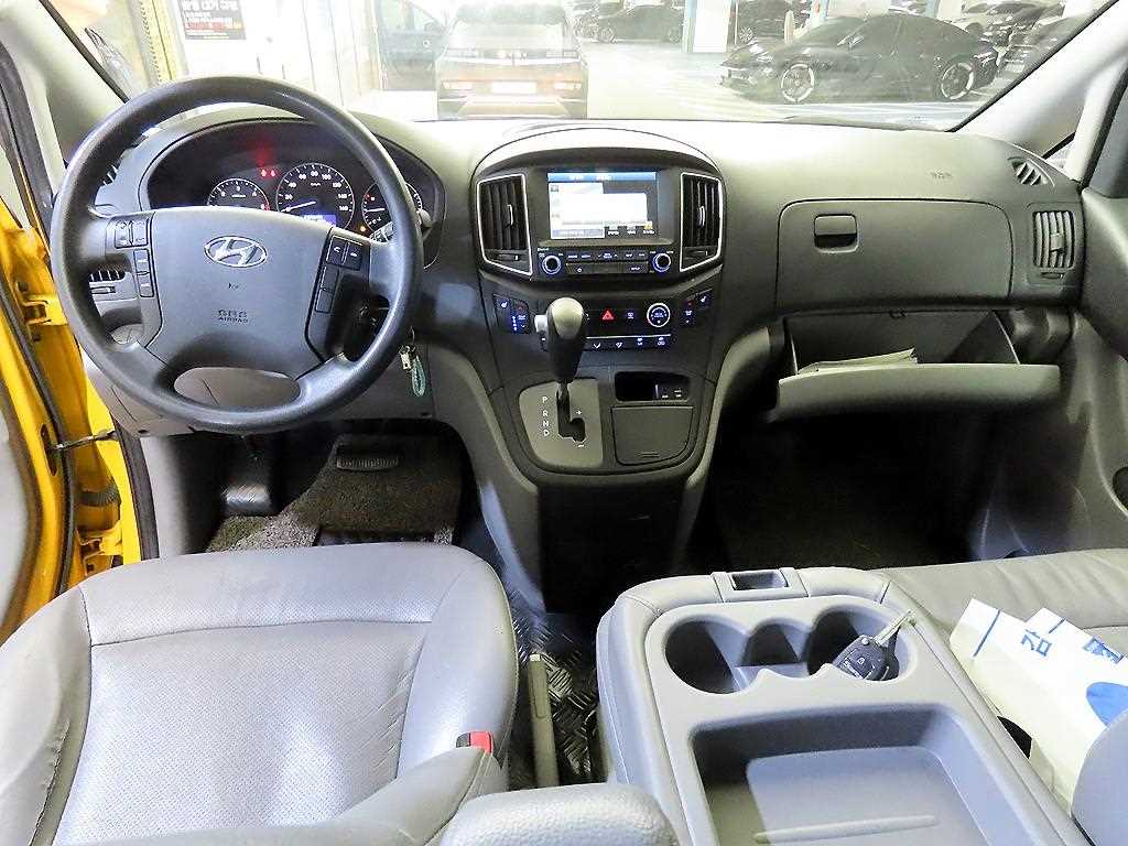HYUNDAI Starex 2019 Amarillo - Importación desde Corea - HF Imports Iquique - Foto 13