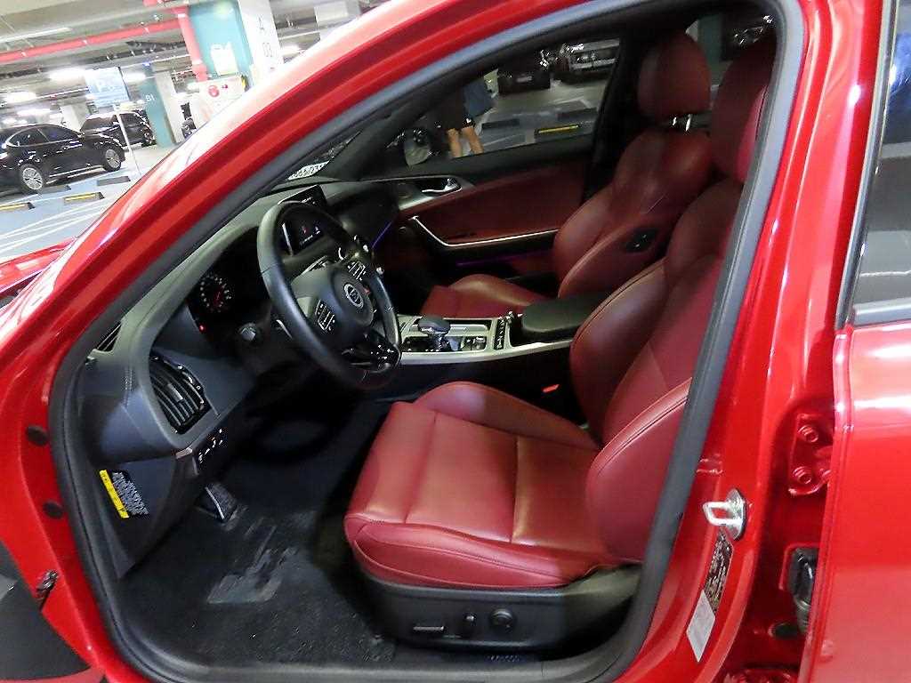 KIA Stinger - Vista 6