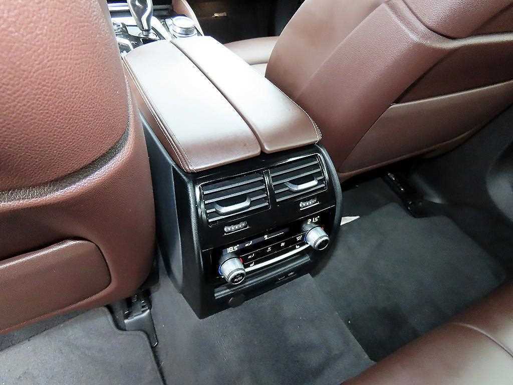 BMW 5 Series 2022 Negro - Importación desde Corea - HF Imports Iquique - Foto 16