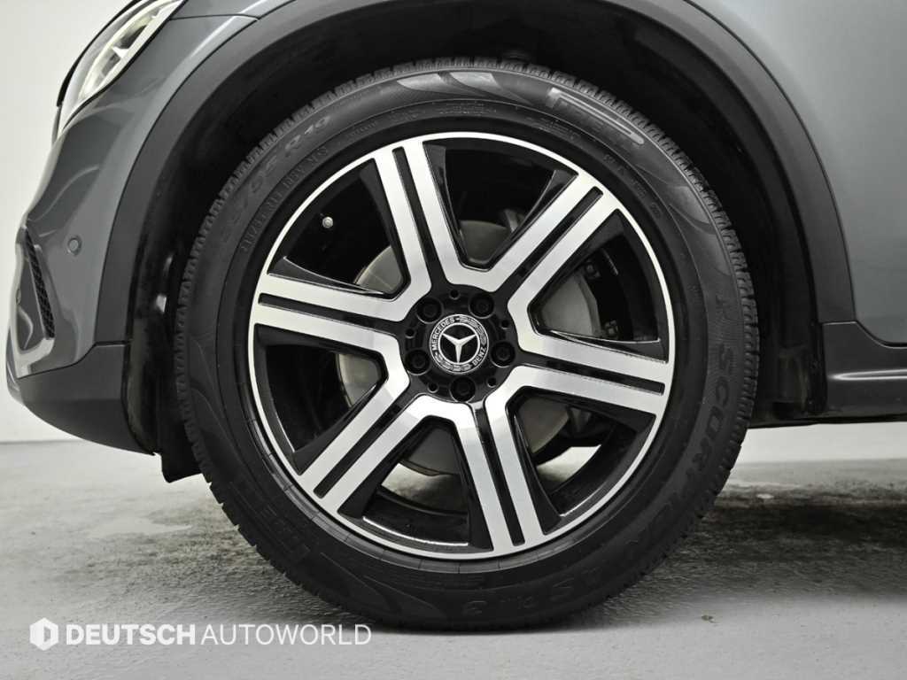 Mercedes Benz GLC Class - Vista 5