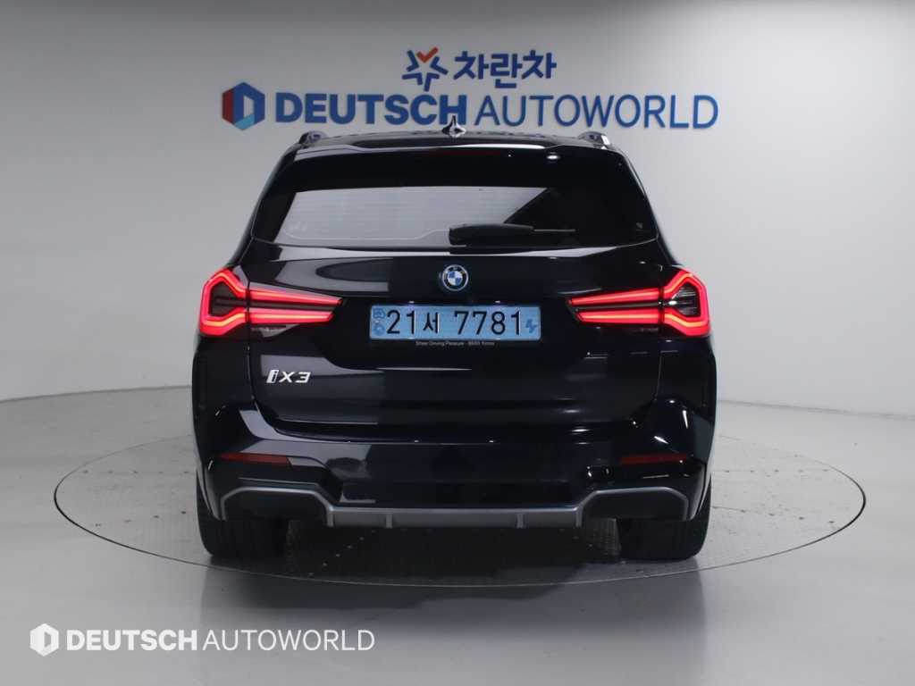 BMW iX3 - Vista 4