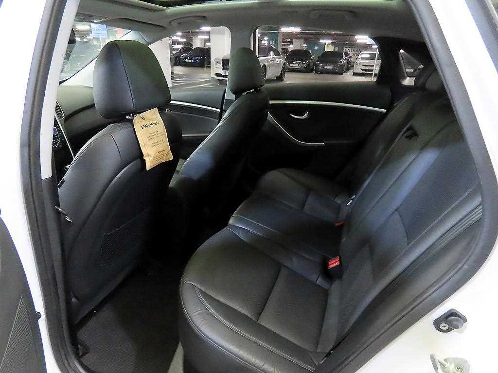 HYUNDAI i30 - Vista 7