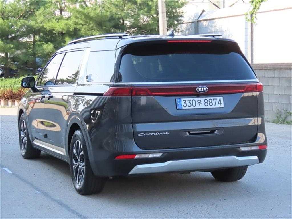 KIA Carnival - Vista 3