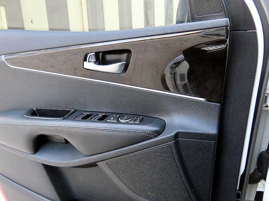 KIA Sorento - Vista 11