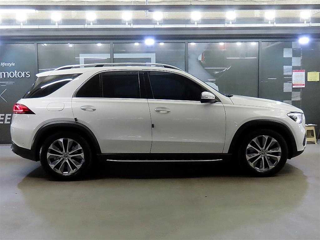Mercedes Benz GLE Class - Vista 3
