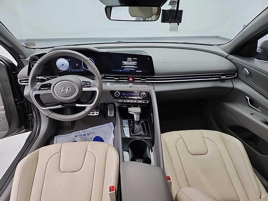 HYUNDAI Avante - Vista 7