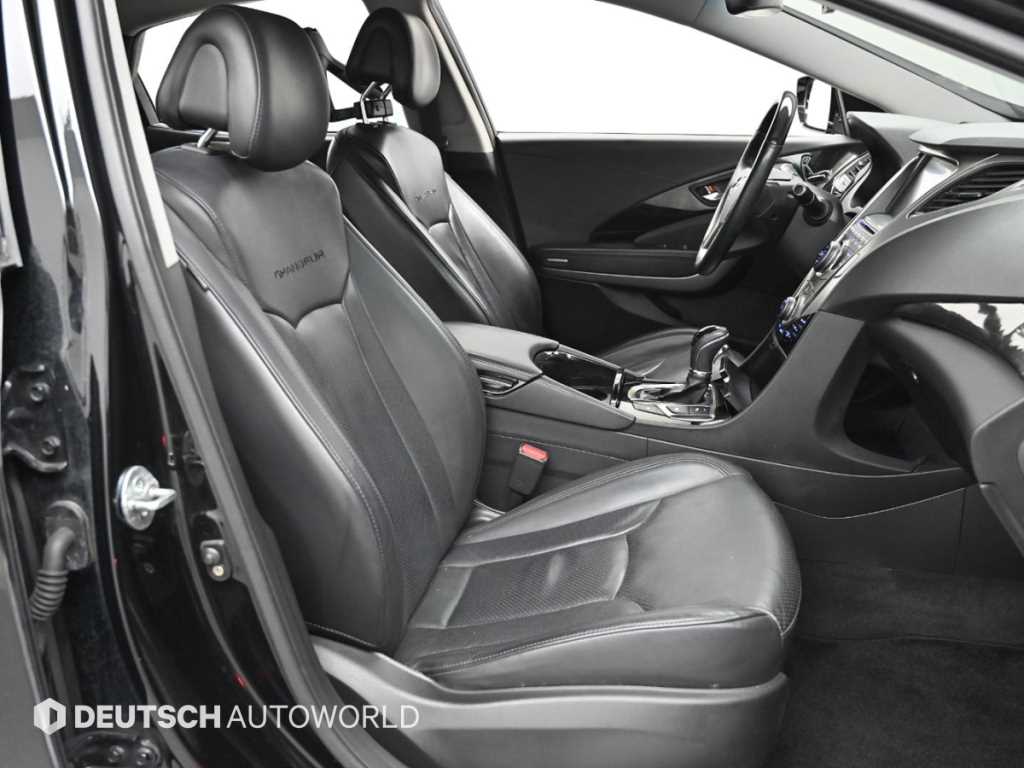 HYUNDAI Grandeur - Vista 12