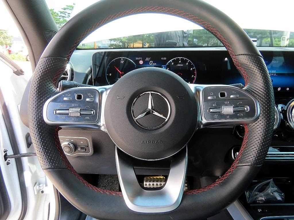 Mercedes Benz GLB Class - Vista 10