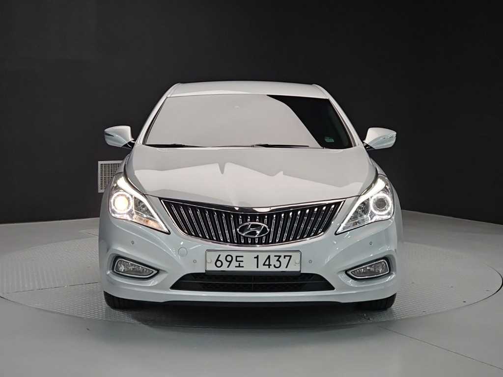 HYUNDAI Grandeur - Vista 2