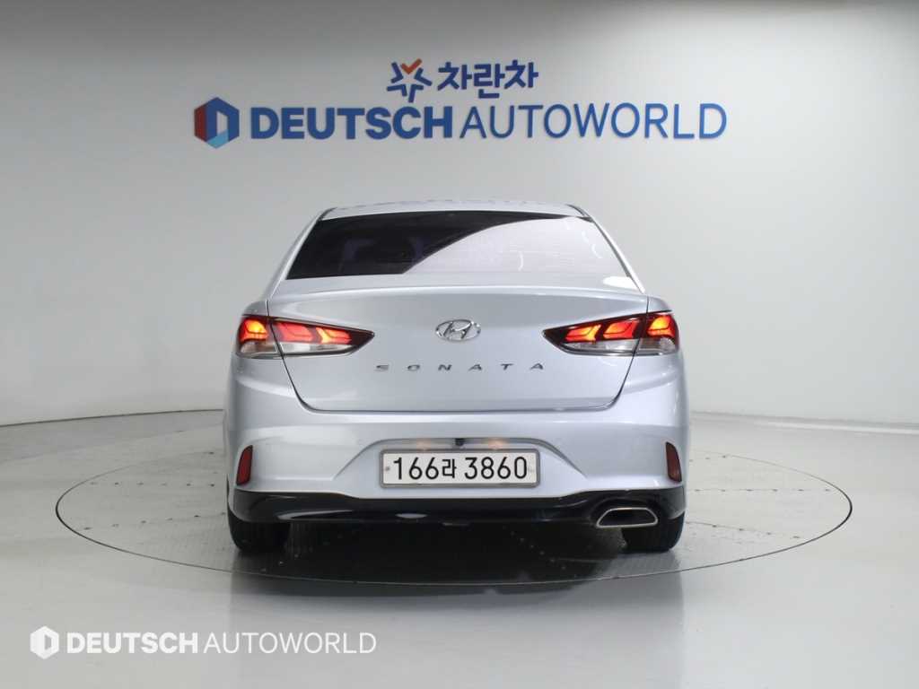 HYUNDAI Sonata - Vista 4