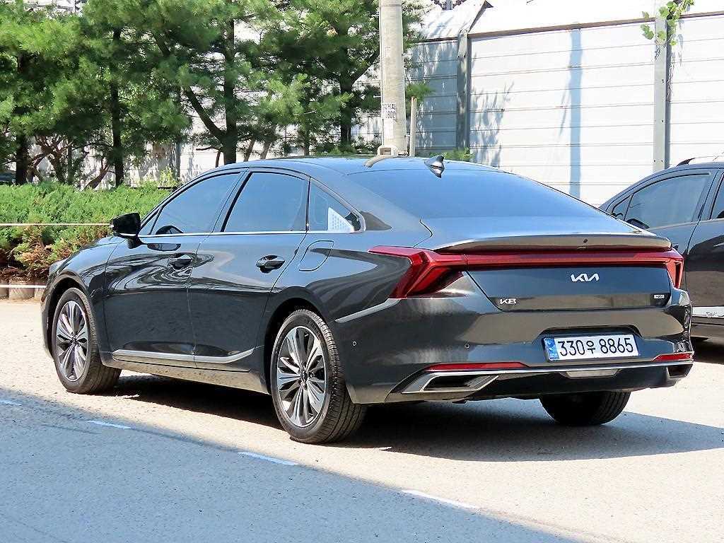 KIA K8 - Vista 5