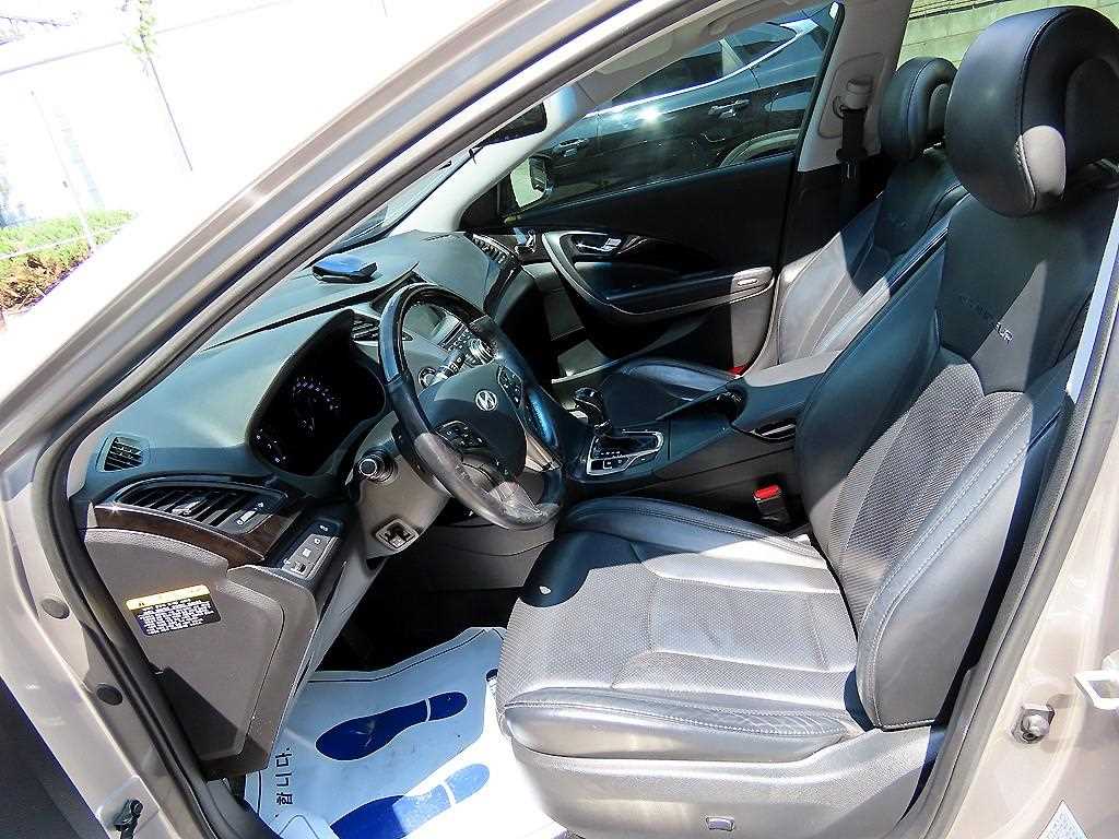 HYUNDAI Grandeur - Vista 5