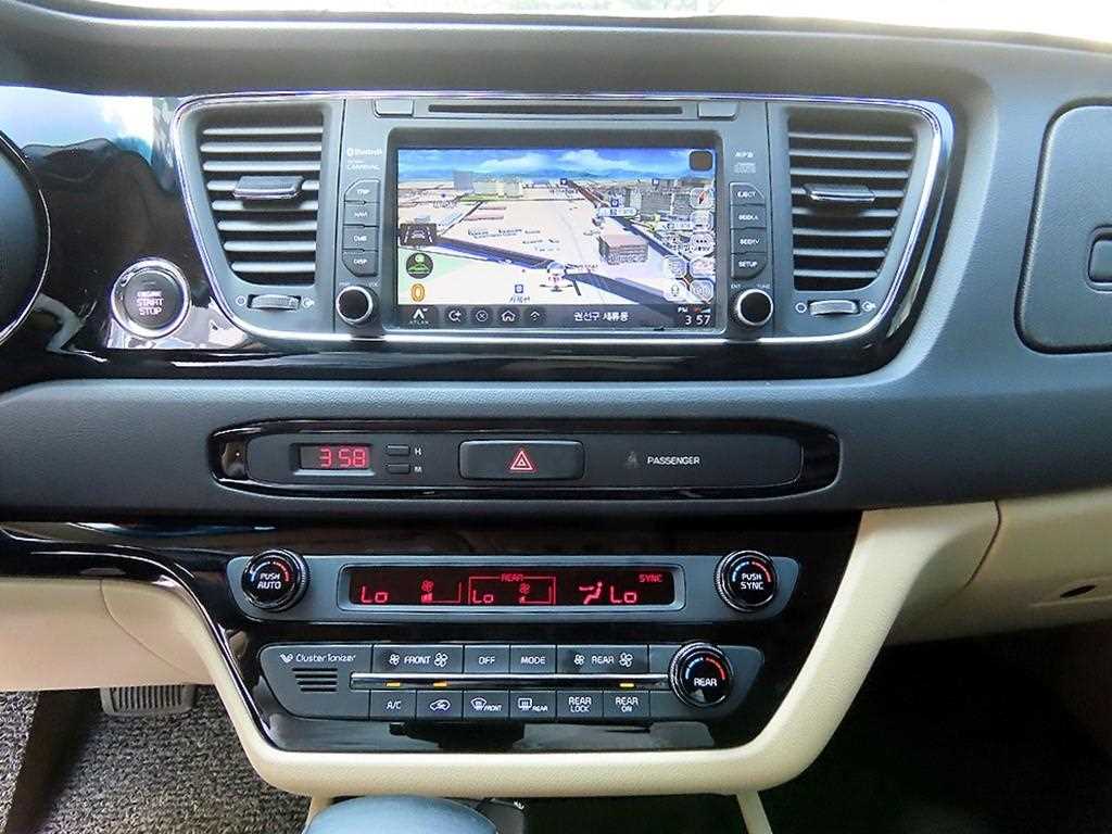 KIA Carnival 2016 Negro - Importación desde Corea - HF Imports Iquique - Foto 16