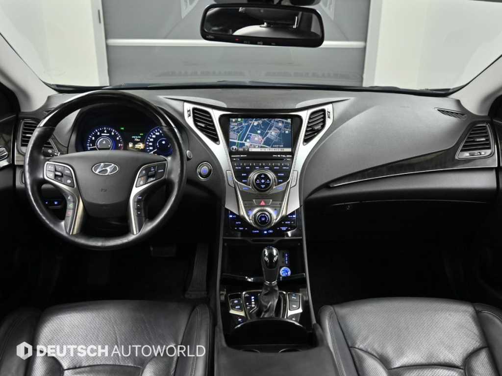 HYUNDAI Grandeur - Vista 9