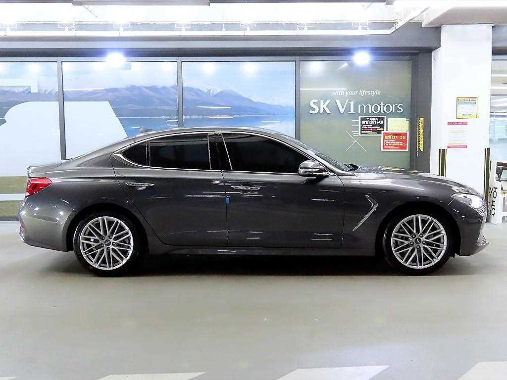 Genesis G70 - Vista 3