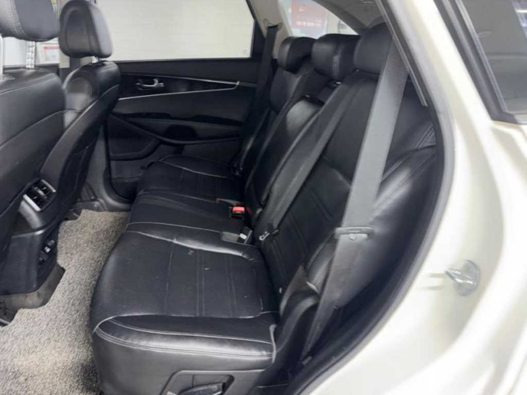 KIA Sorento - Vista 7