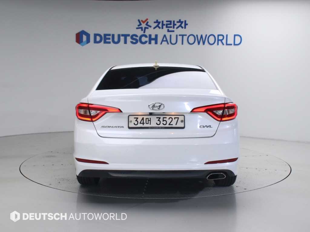 HYUNDAI Sonata - Vista 4