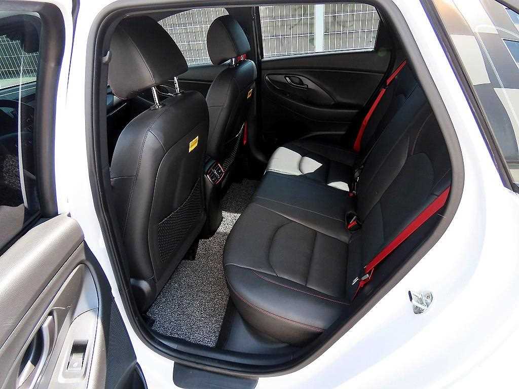 HYUNDAI i30 - Vista 6