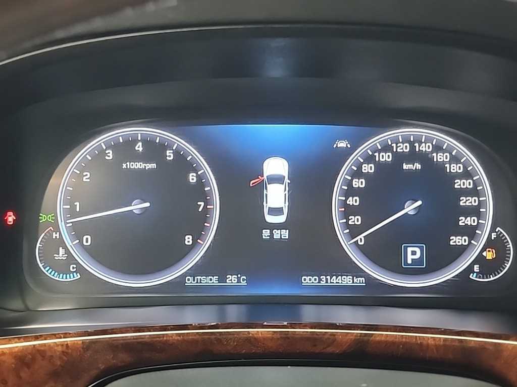 HYUNDAI Equus - Vista 6