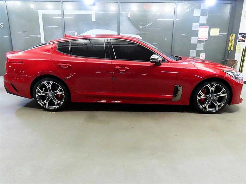 KIA Stinger - Vista 3