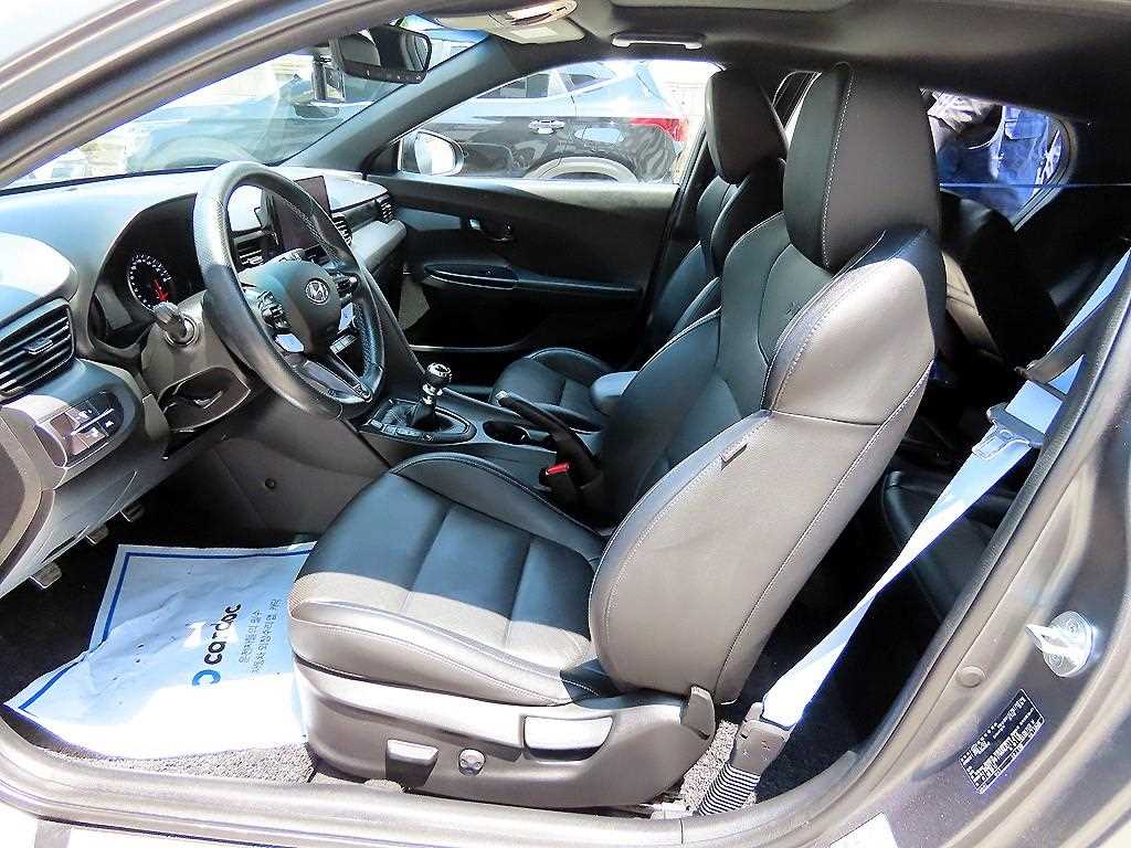 HYUNDAI Veloster - Vista 5