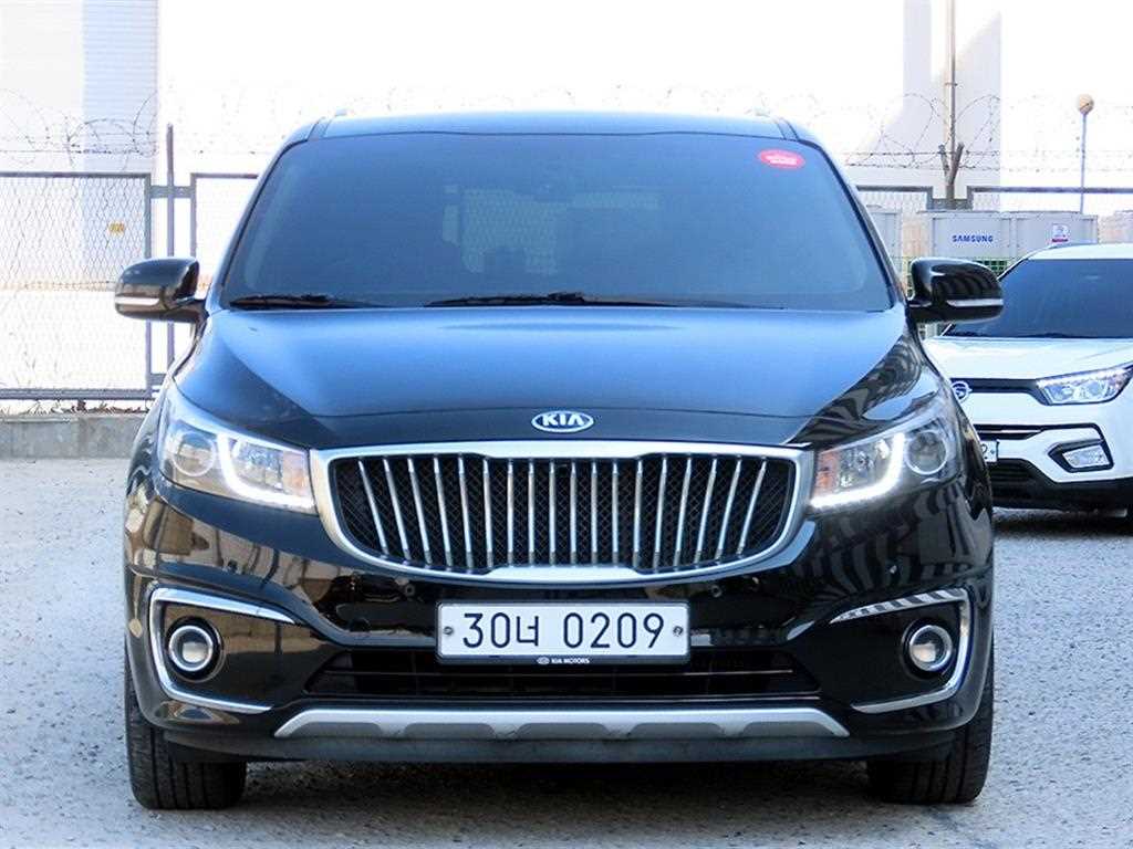 KIA Carnival 2016 Negro - Importación desde Corea - HF Imports Iquique - Foto 1