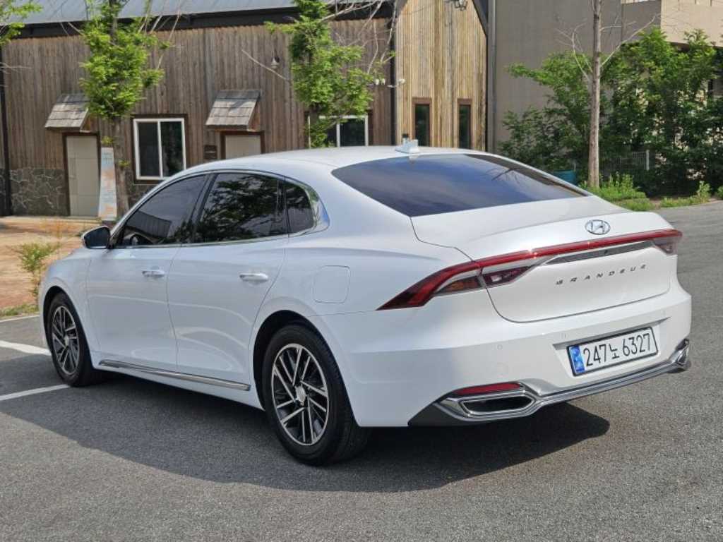 HYUNDAI Grandeur - Vista 4