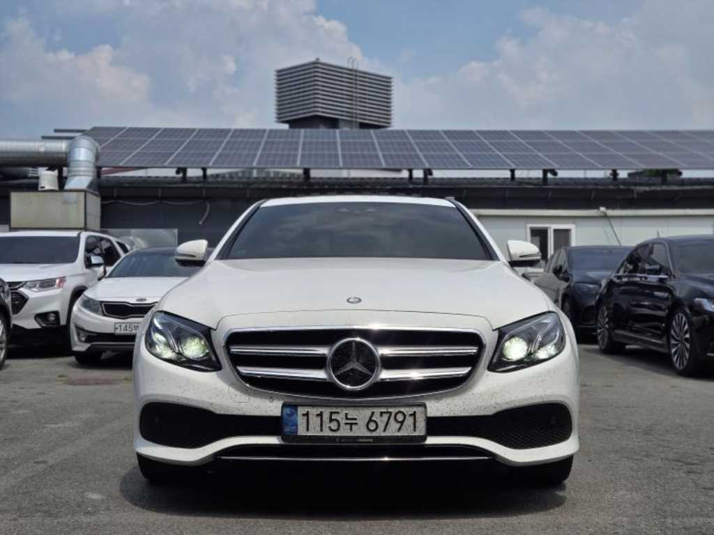 Mercedes Benz E class 2017 Blanco - Importación desde Corea - HF Imports Iquique - Foto 1
