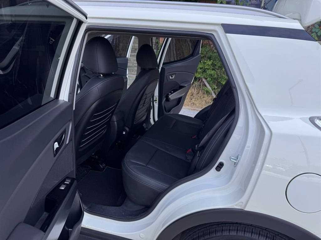 Ssangyong Tivoli - Vista 9