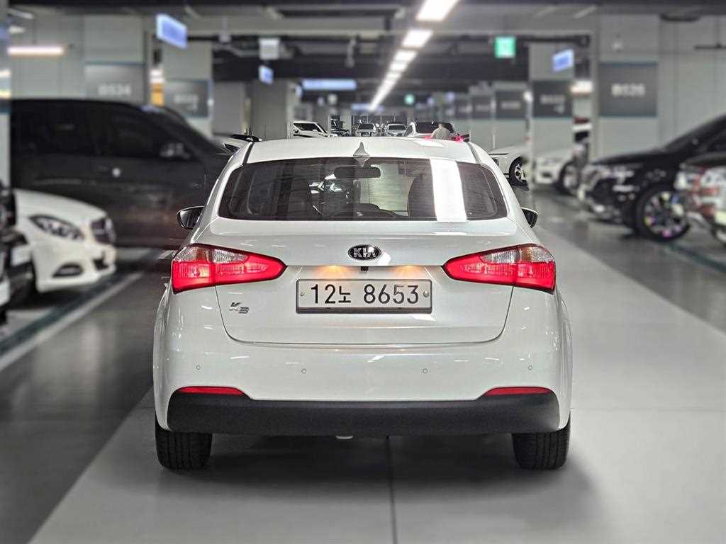 KIA K3 - Vista 4