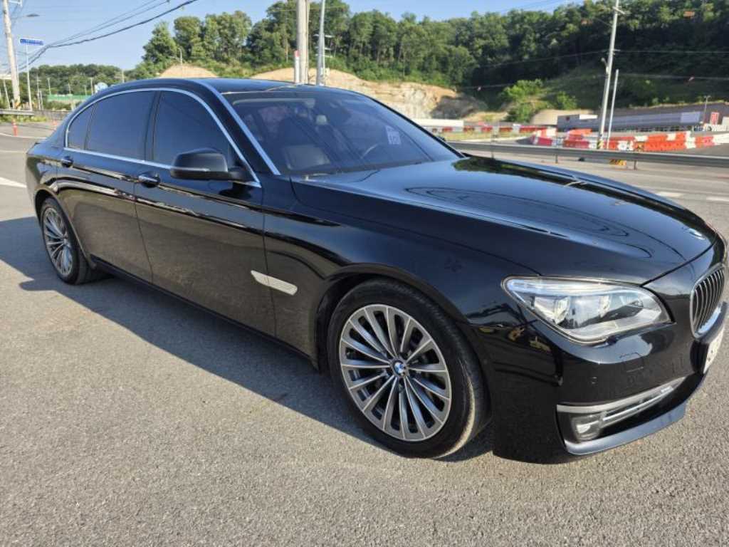 BMW 7 Series - Vista 3