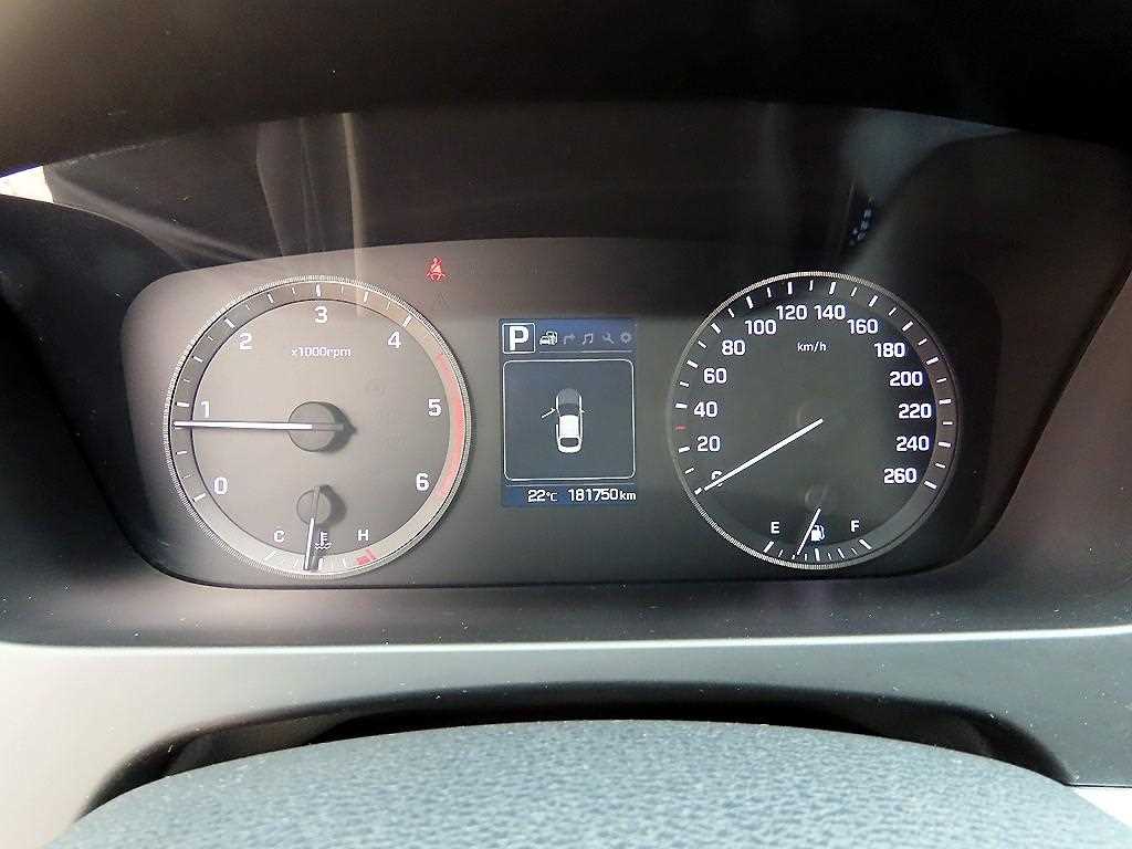 HYUNDAI Sonata - Vista 9