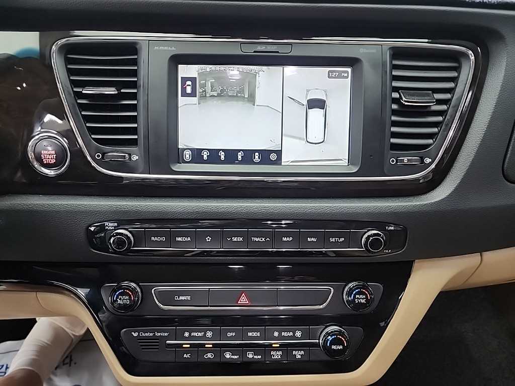KIA Carnival - Vista 10