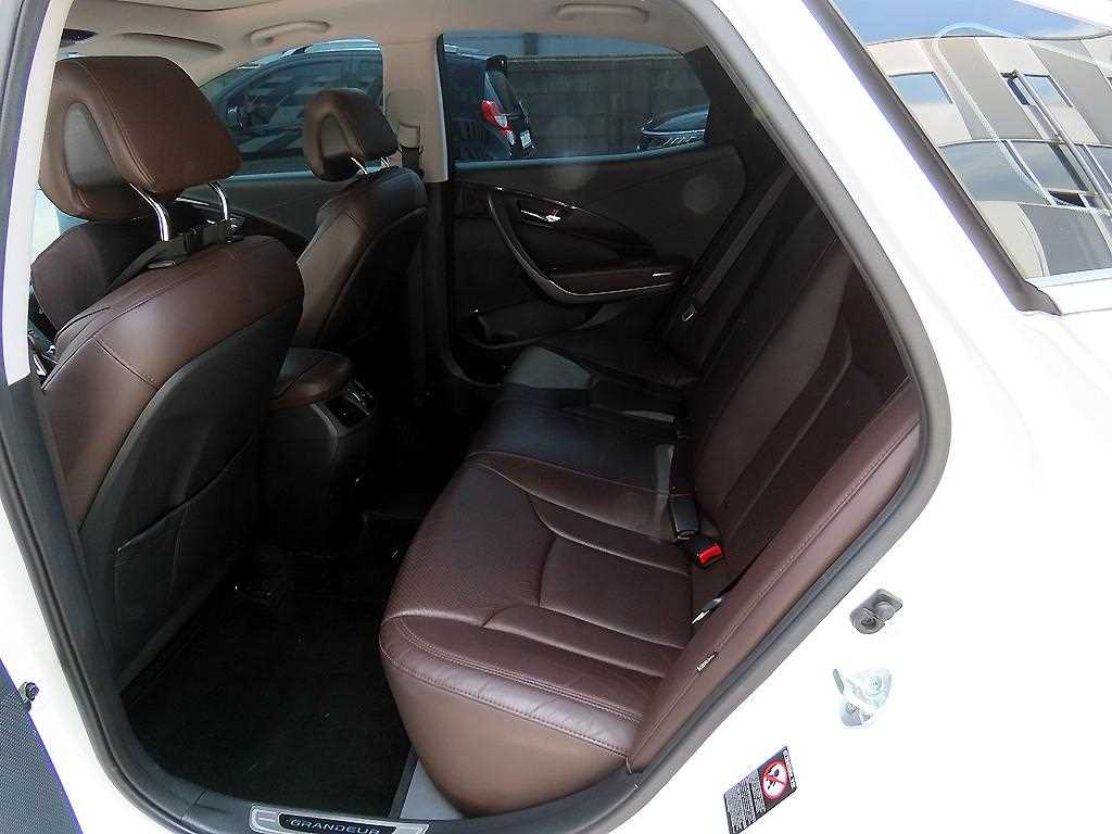 HYUNDAI Grandeur - Vista 6