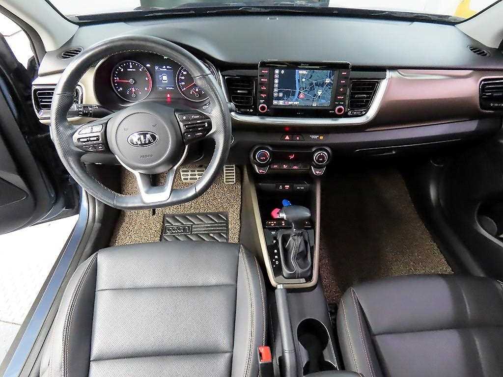 KIA Stonic - Vista 7