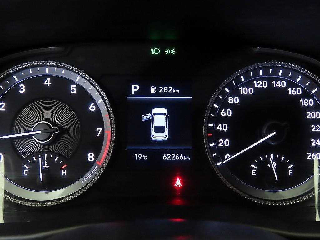 HYUNDAI Sonata - Vista 9