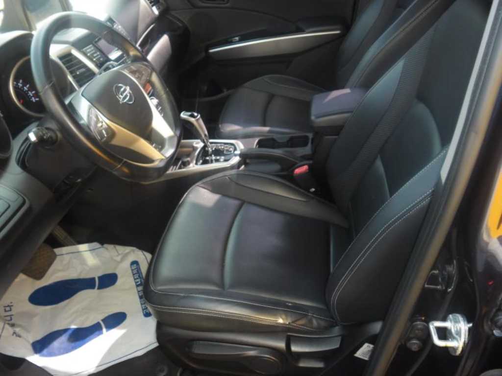 Ssangyong Tivoli - Vista 12