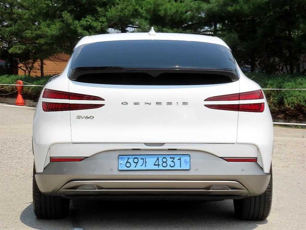 Genesis GV60 - Vista 4