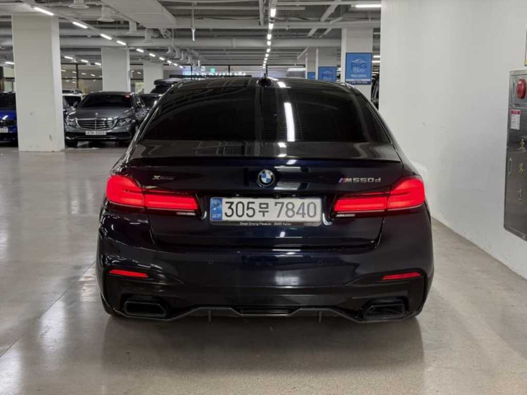 BMW 5 Series - Vista 4