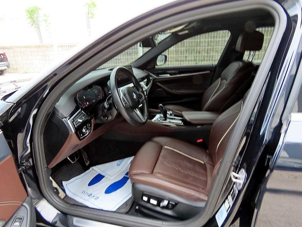 BMW 5 Series - Vista 5